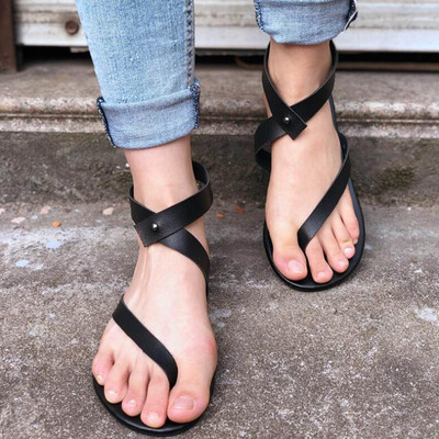 Finom női szandál vékony pánttal, két színben