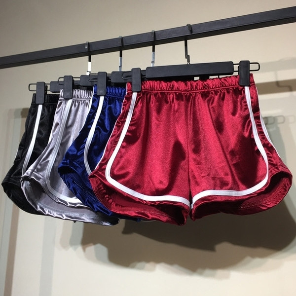 Stílusos sport-alkalmi női rövidnadrág különböző színekben