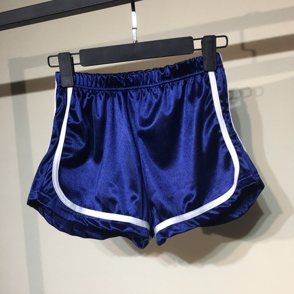 Stílusos sport-alkalmi női rövidnadrág különböző színekben