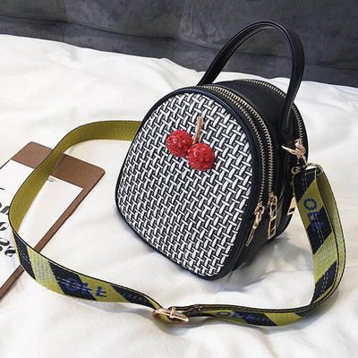 Sport-alkalmi női mini táska 3D dekorációval és széles fogantyúval