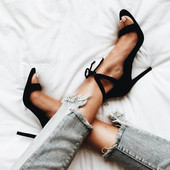 Elegáns nyári női magas sarkú szandál fekete színben