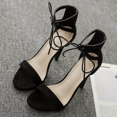 Elegáns nyári női magas sarkú szandál fekete színben