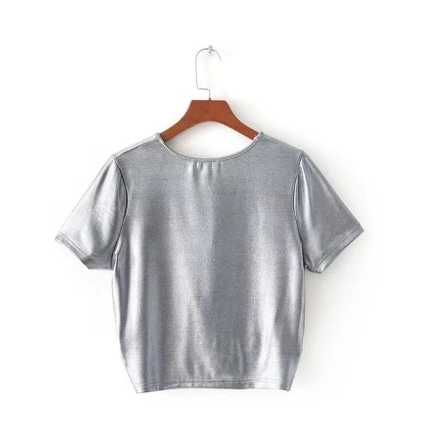 Stílusos női blúz fényes szürke színben, rövid ujjal és O-nyakkal