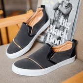 Fém elemekkel díszített, sportos-elegáns férfi tornacipő