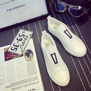 Stílusos eko bőrből készült cipők három színben, mindennapi használatra alkalmasak