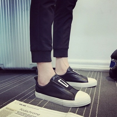 Stílusos eko bőrből készült cipők három színben, mindennapi használatra alkalmasak