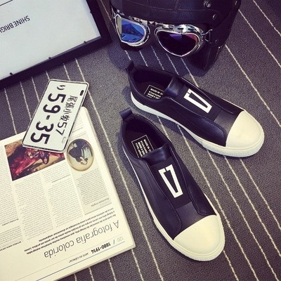 Stílusos eko bőrből készült cipők három színben, mindennapi használatra alkalmasak