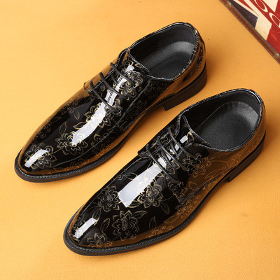 Férfi hivatalos cipő virágos motívumokkal