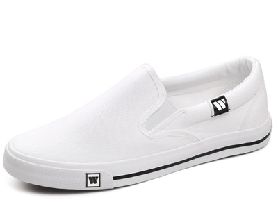 Alkalmi férfi tornacipő két modell nyakkendővel és nyakkendő nélkül, három színben