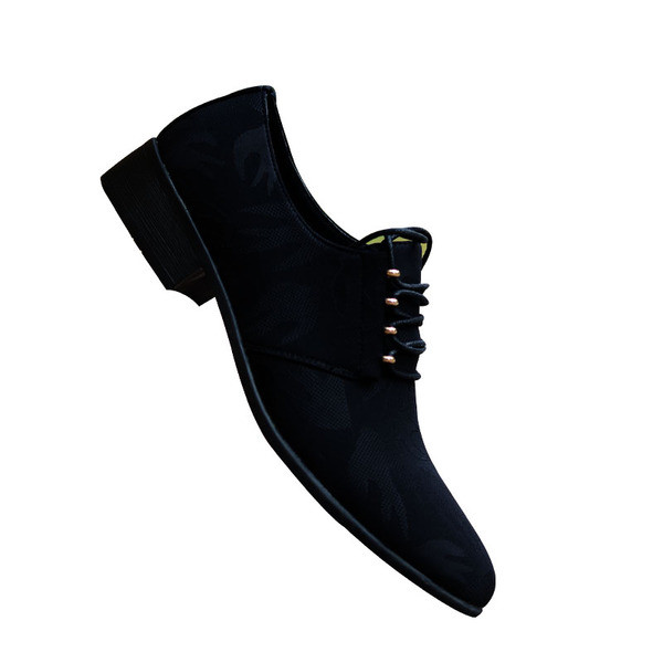 Férfi hegyes lapos cipő sarokkal