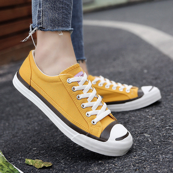 Modern férfi tornacipő három színben