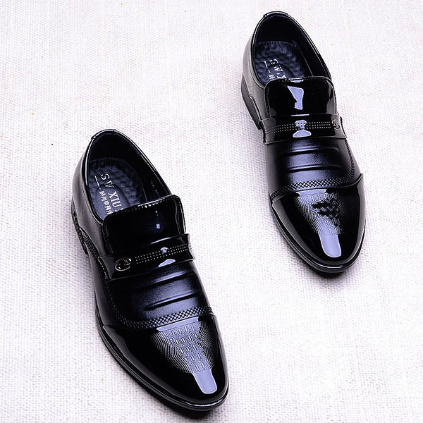 Öko bőrből készült nyári férfi cipő fekete színben