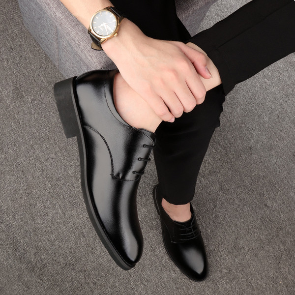 Fekete műbőr férfi cipő