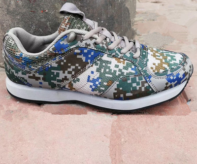 Modern férfi tornacipő három színben