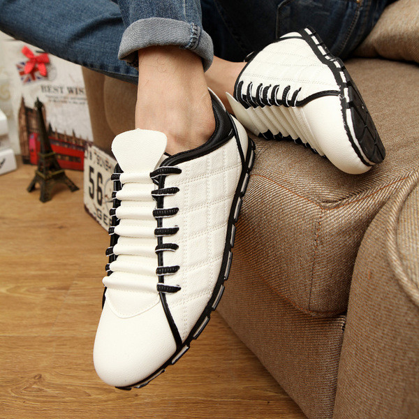 Stílusos férfi tornacipő három színben, színes öltésekkel