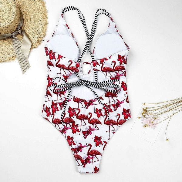 Teljes női fürdőruha mély nyakkivágással, csupasz háttal, rátéttel