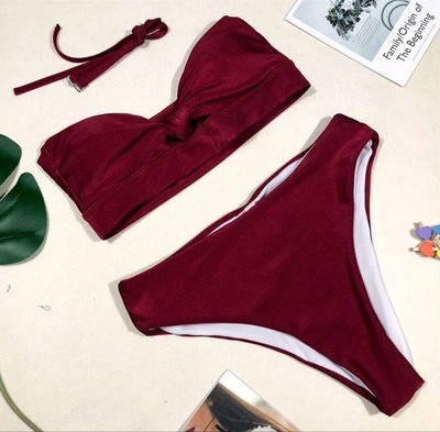 Modern, kétrészes női fürdőruha bordó színben magas derekú bikinivel