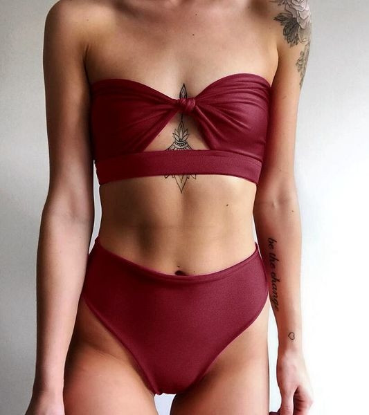 Modern, kétrészes női fürdőruha bordó színben magas derekú bikinivel