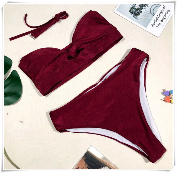 Modern, kétrészes női fürdőruha bordó színben magas derekú bikinivel