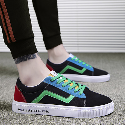 Κομψά καλοκαιρινά πάνινα παπούτσια σε διάφορα μοντέλα