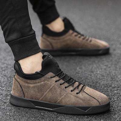 Κομψά καλοκαιρινά πάνινα παπούτσια σε διάφορα μοντέλα