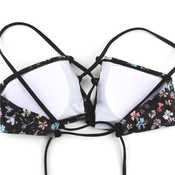 Fekete színű, kétrészes női fürdőruha virágos motívumokkal és nyakkendőkkel