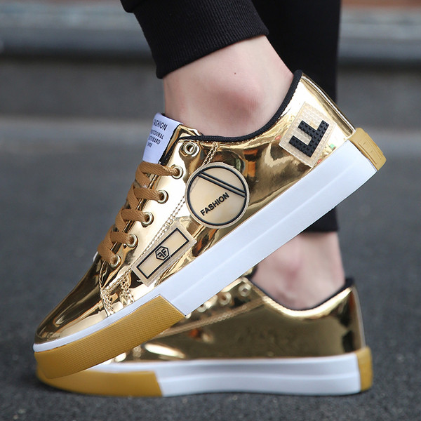 Modern férfi tornacipő két modellben és többféle színben pezsgővel