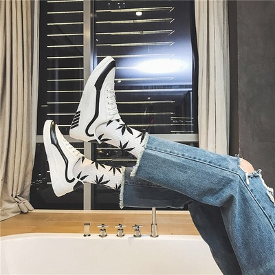 Modern férfi tornacipő három színben