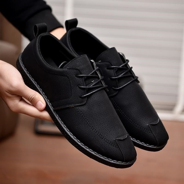 Elegáns, letisztult férfi cipő mindennapi használatra