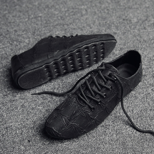 Vékony talpú férfi cipő két színben