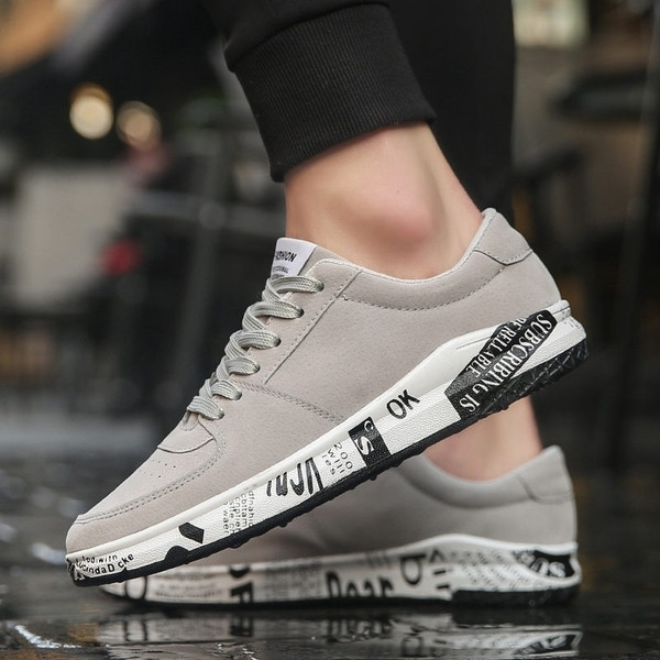 Férfi tornacipő fordított műbőrrel, három színben, mintás talppal