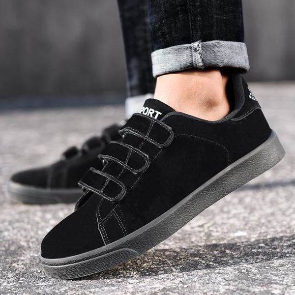 Kényelmes férfi tornacipő három színben matricákkal