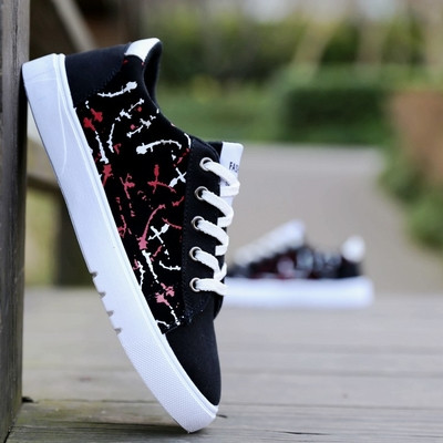 Ανδρικά αθλητικά πάνινα παπούτσια με διάφορα σχέδια