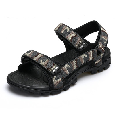 Férfi szandál nyitott modell durva talppal