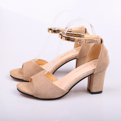 Elegáns női szandál 6 cm vastag sarokkal