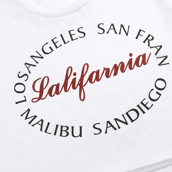 Rövidített hétköznapi női póló fehér színben felirattal