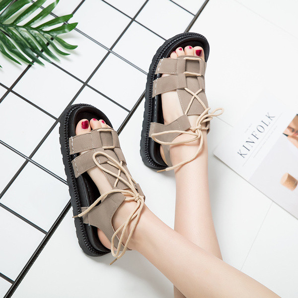 Női lapos szandál több színben