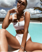 Női fürdőruha fehér színben - sima modell