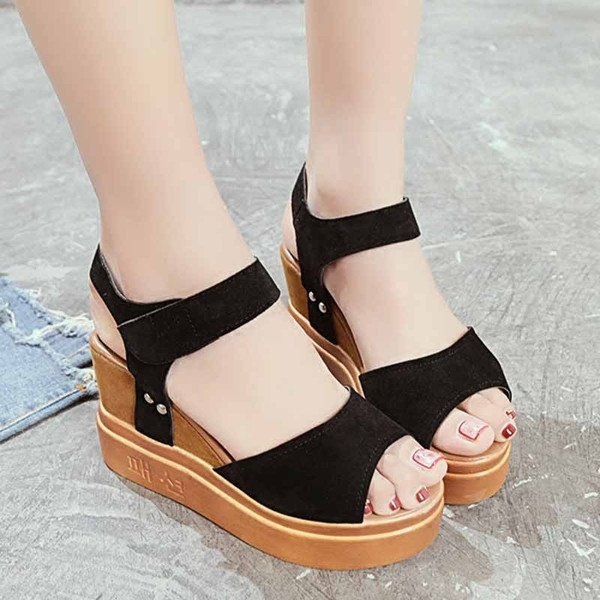 Új női platform szandál tépőzárral, két modellben