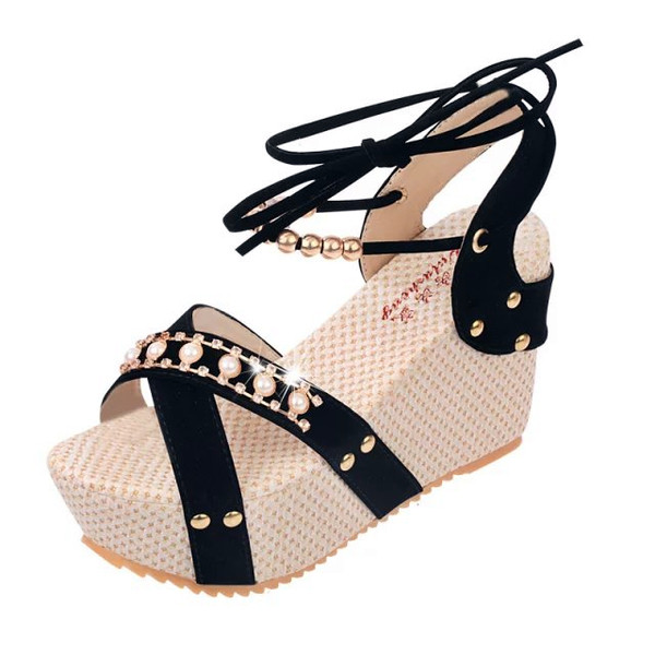 Női szandál több színben díszgyöngyökkel