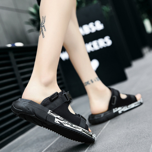 Alkalmi férfi szandál - három színben