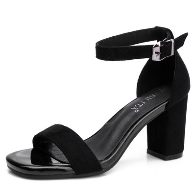 Γυναικεία σανδάλια με παχύ τακούνι  σε δύο μοντέλα