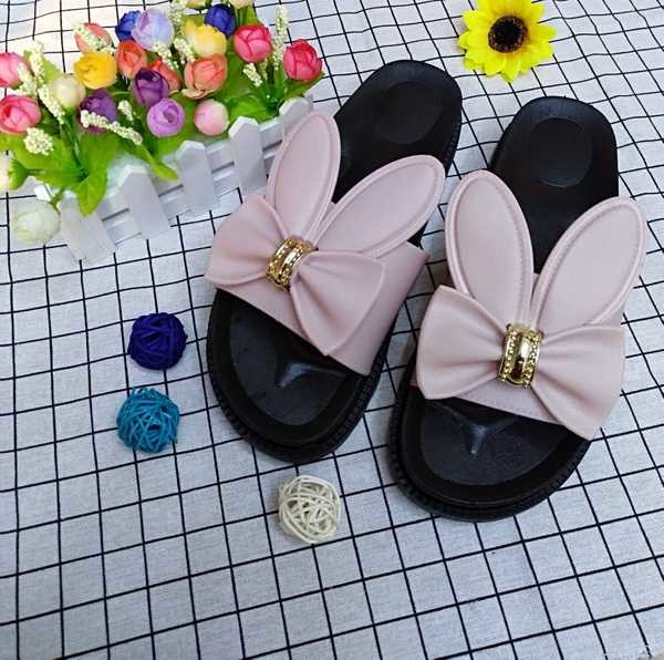 Női papucs 3D dekorációval, öko bőrből