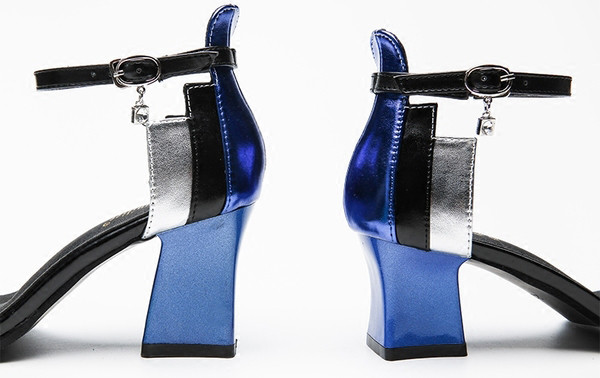 Stílusos női szandál pánttal és 5/7 cm vastag sarokkal több színben