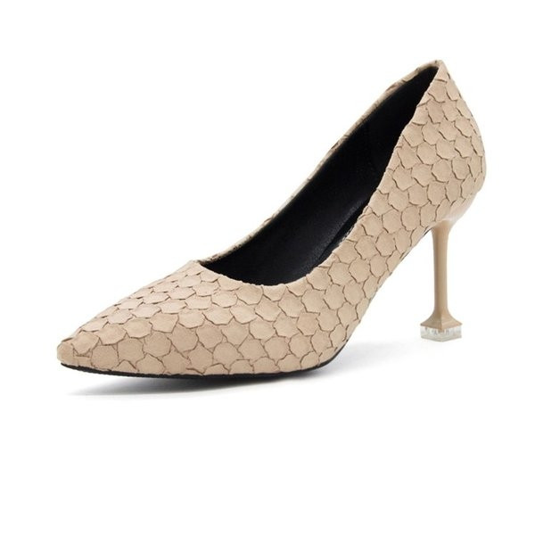 Dombornyomott női cipő 6,5 cm vagy 8 cm vékony magassarkúval, többféle színben