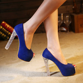 Elegáns női cipő vastag sarkú díszítőkövekkel, három színben