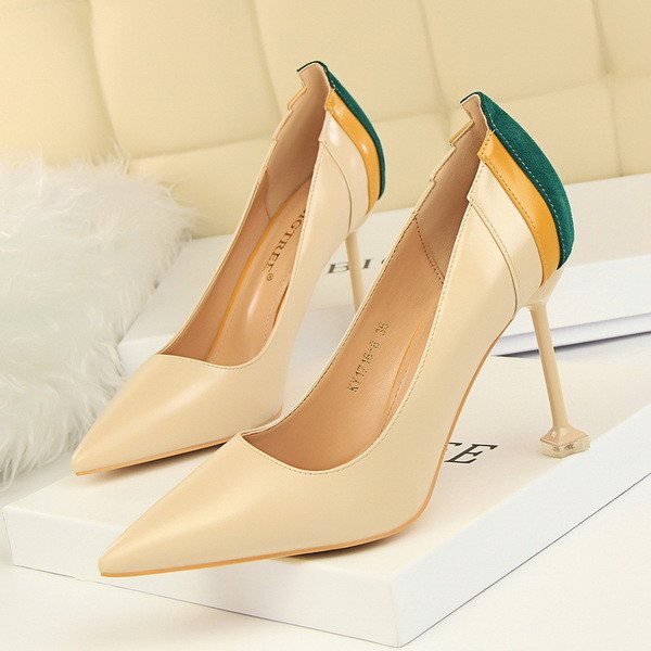 Stílusos és elegáns női magas sarkú cipő öko bőrből