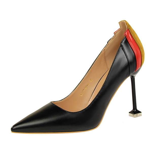 Stílusos és elegáns női magas sarkú cipő öko bőrből