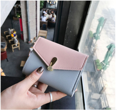 Stílusos mini pénztárca friss színekben, díszítéssel