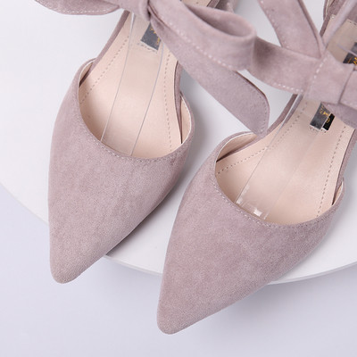 Stílusos velúr cipő fűzővel és vastag sarokkal